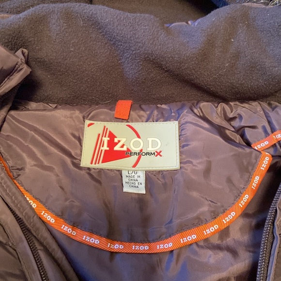 IZOD puffer vest with fleece lined fake fur hood - Picture 3 of 5